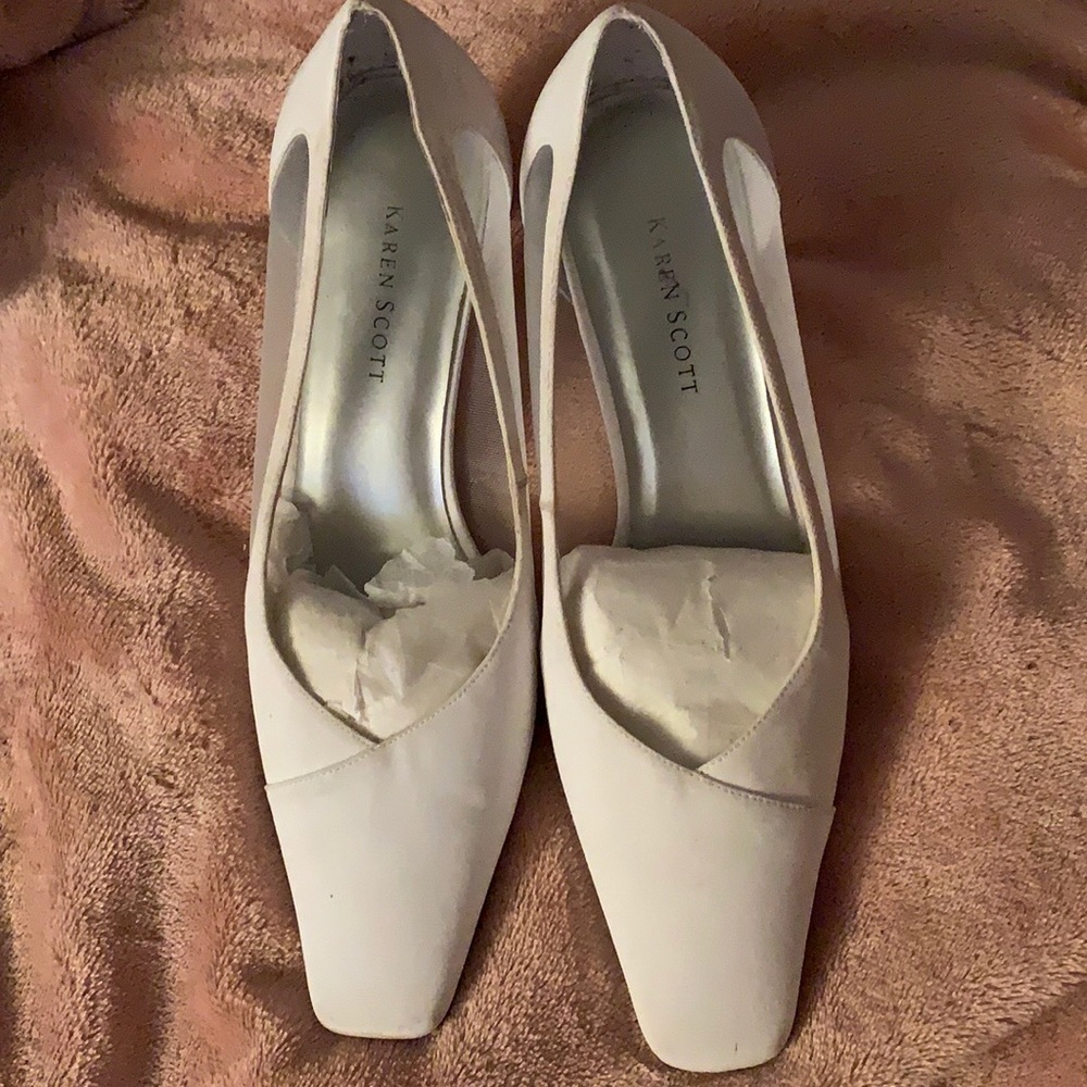 New white cloth Karen Scott 2 1/2 in. heel